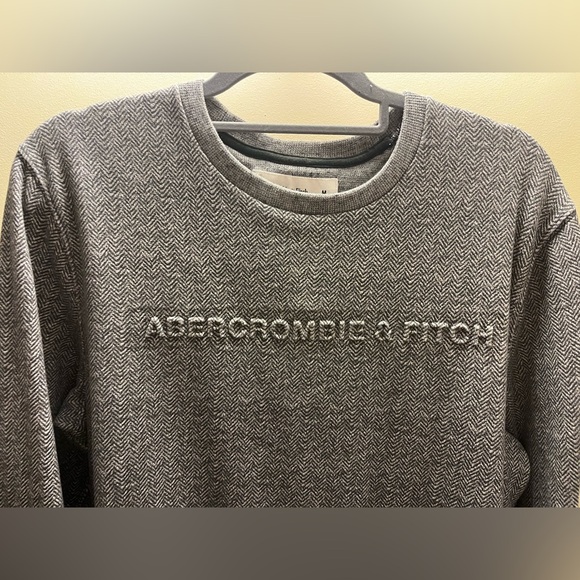 Abercrombie & Fitch Gray Crewneck Sweater - Picture 2 of 6